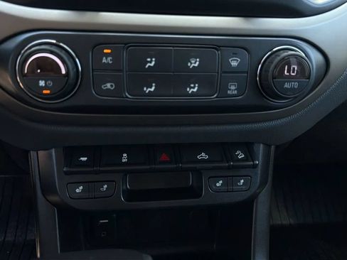 Used 2018 Chevrolet Colorado Z71 AWD/4WD image 22