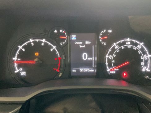 Used 2020 Toyota 4Runner SR5 AWD/4WD image 10