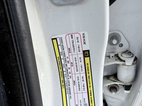 Used 2018 Chrysler 300 S w/ 300S Premium Group image 21