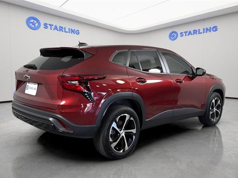 Certified 2024 Chevrolet Trax RS w/ Driver Confidence Package image 18