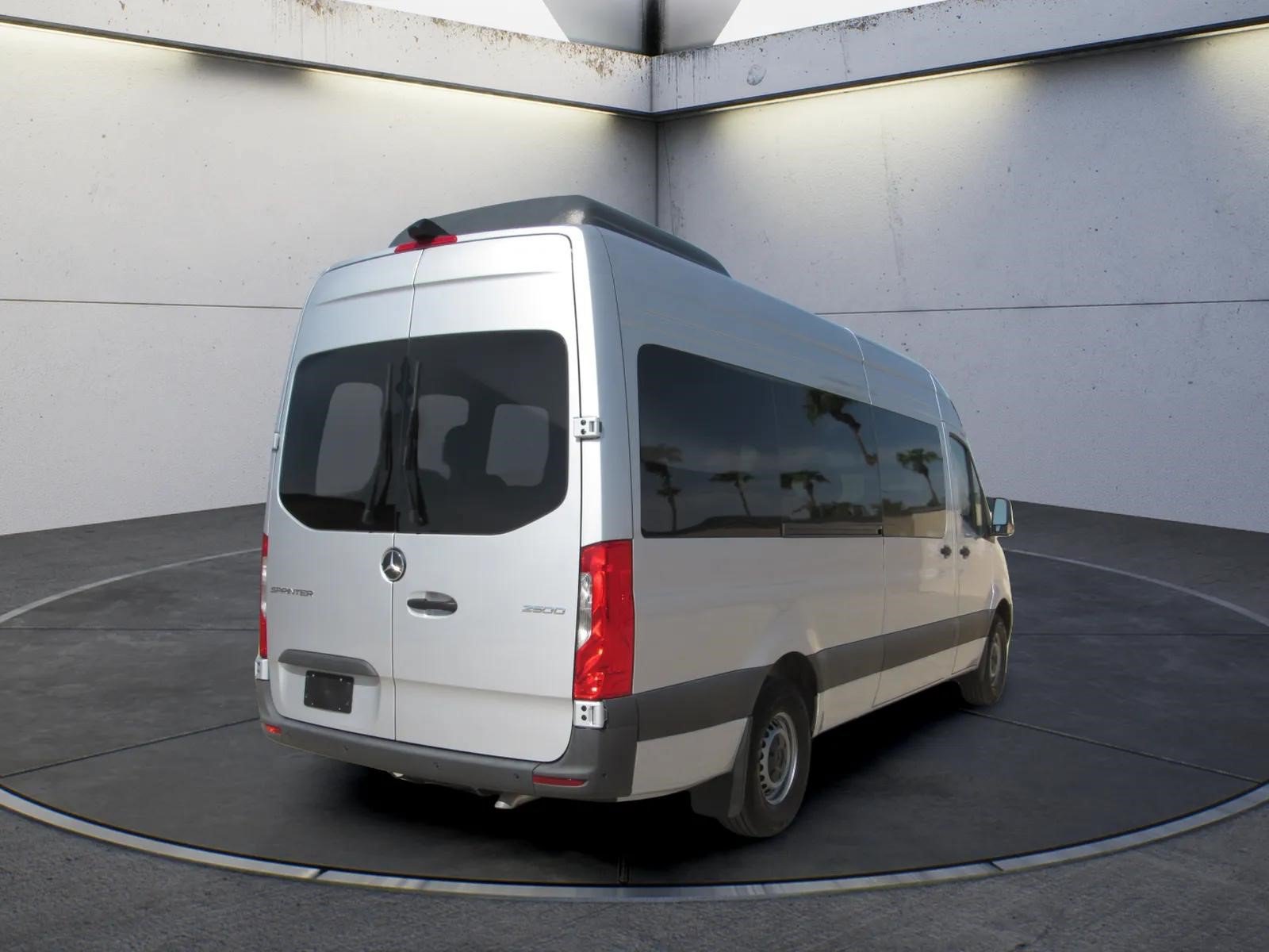 Used 2024 Mercedes-Benz Sprinter 2500 image 5