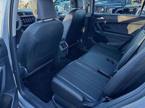 Used 2024 Volkswagen Tiguan SE image 10