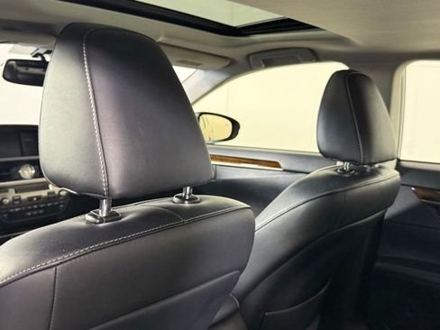 Used 2014 Lexus ES 350 w/ Luxury Package FWD image 26