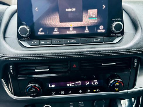 Used 2022 Nissan Rogue SV image 20