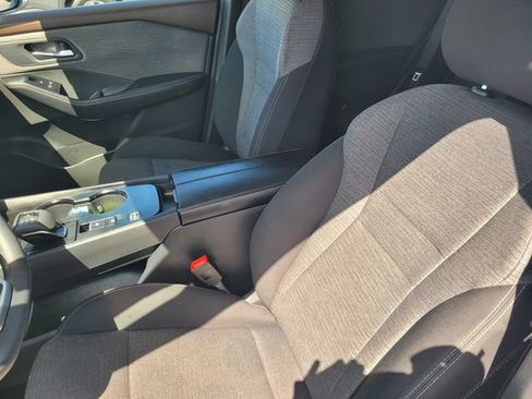 Certified 2023 Nissan Rogue SV FWD image 13