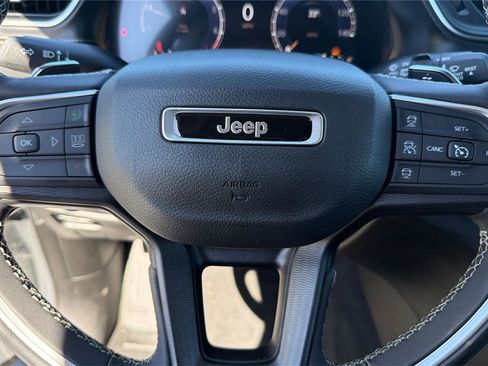 Used 2023 Jeep Grand Cherokee L Laredo AWD/4WD image 16