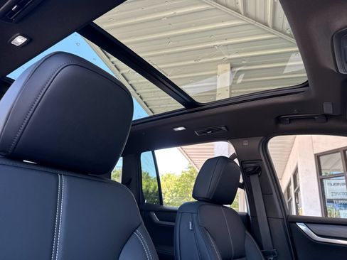 New 2026 GMC Acadia Elevation w/ Elevation Premium Package FWD image 18