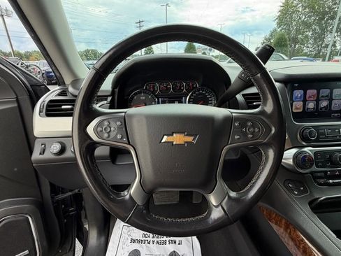 Used 2020 Chevrolet Suburban Premier image 6