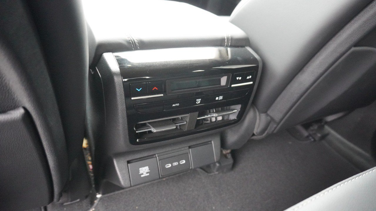 Used 2026 Acura MDX w/ Technology Package FWD image 16