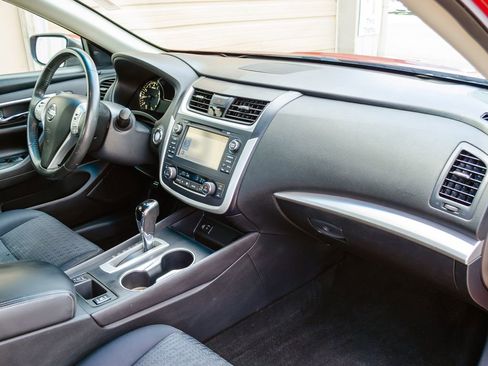 Used 2016 Nissan Altima 2.5 image 34