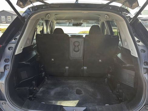 Used 2020 Nissan Rogue SV AWD/4WD image 17