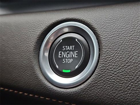 Used 2023 Cadillac Escalade ESV Premium Luxury image 27