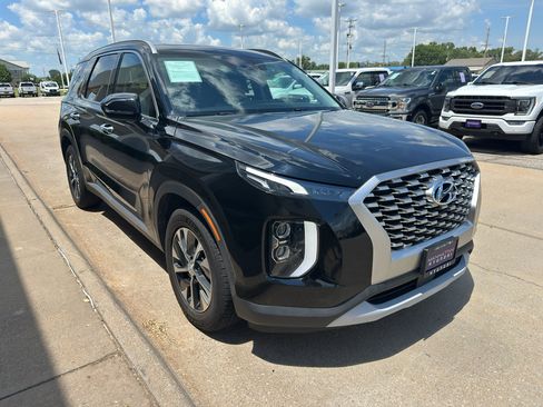 Used 2022 Hyundai Palisade SEL w/ Cargo Package FWD image 2