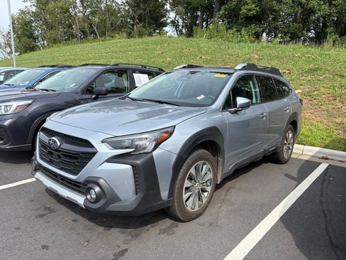 Certified 2025 Subaru Outback Touring w/ Popular Package #2 AWD/4WD image 3