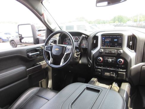 Used 2020 Chevrolet Silverado 2500 LTZ w/ LTZ Convenience Package AWD/4WD image 25