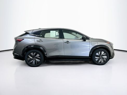 Used 2023 Nissan Ariya AWD image 10