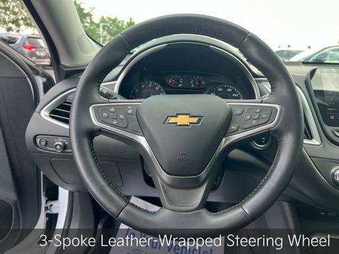 Used 2022 Chevrolet Malibu LT w/ Leather Package FWD image 13