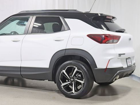 Used 2021 Chevrolet TrailBlazer RS w/ Sun and Liftgate Package image 10