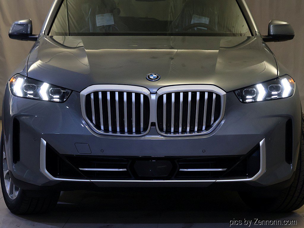 Used 2026 BMW X5 xDrive50e AWD/4WD image 6