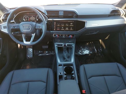 Used 2025 Audi Q3 2.0T Premium w/ Convenience Package image 9