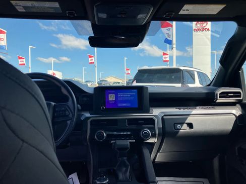 Used 2025 Toyota Tacoma SR5 AWD/4WD image 30