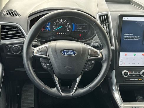 Used 2024 Ford Edge Titanium image 23