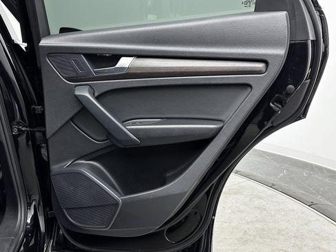 Used 2022 Audi Q5 2.0T Premium w/ Convenience Package image 31