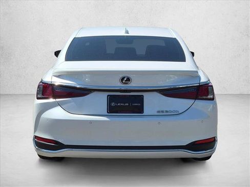 Used 2025 Lexus ES 300h w/ Premium Package FWD image 7