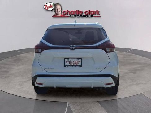 Certified 2024 Nissan Kicks SV FWD image 5