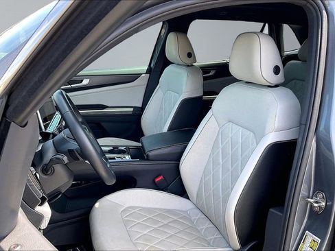 Used 2024 Volkswagen Atlas Cross Sport SEL Premium R-Line image 24