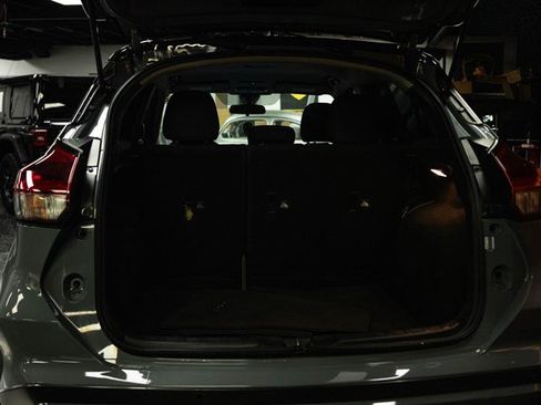 Used 2024 Nissan Kicks SV FWD image 7