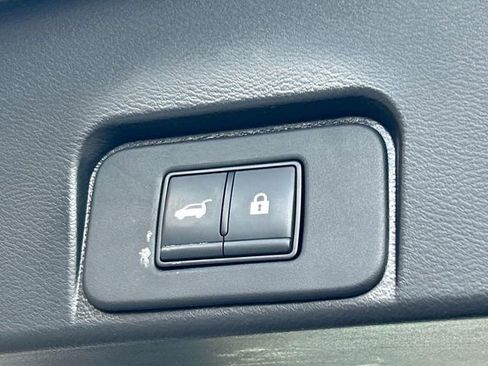 Used 2023 Nissan Rogue SL FWD image 17