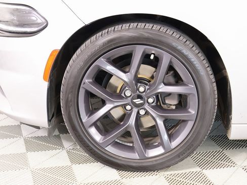 Used 2019 Dodge Charger SXT image 17