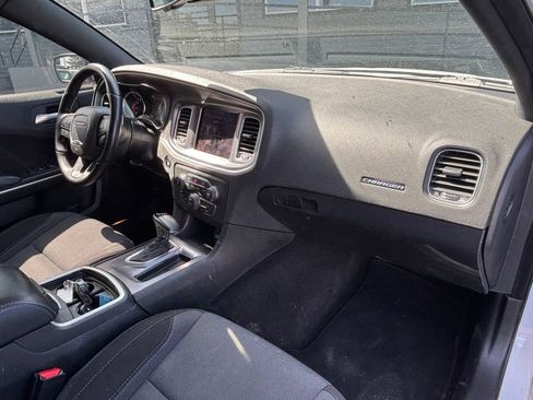 Used 2020 Dodge Charger SXT AWD/4WD image 18