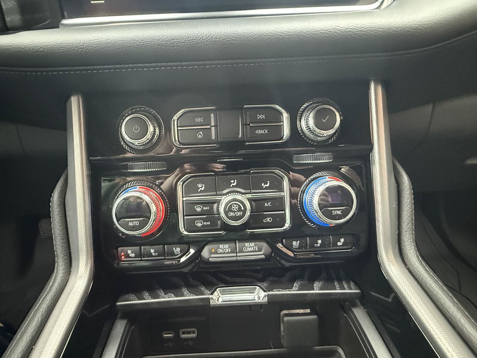 Used 2023 GMC Yukon Denali AWD/4WD image 10