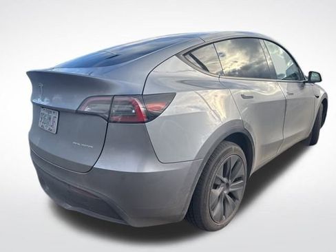 Used 2025 Tesla Model Y Long Range image 10