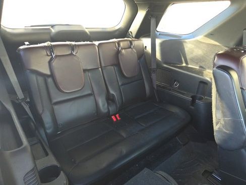 Used 2020 Ford Explorer Platinum w/ Premium Technology Package image 18