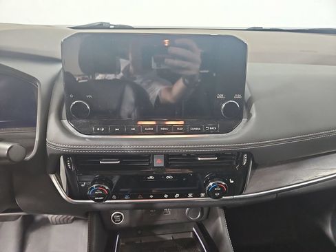 Used 2021 Nissan Rogue Platinum FWD image 19