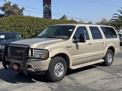 Used 2004 Ford Excursion Limited image 3