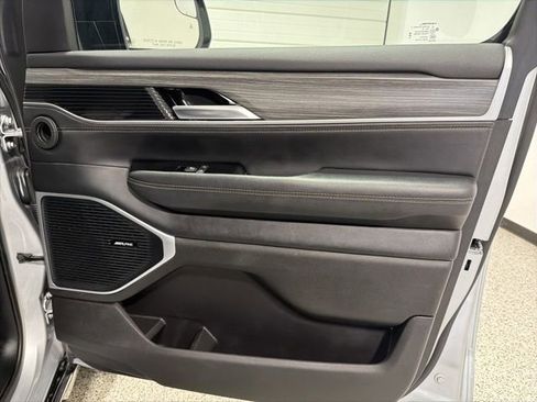 Used 2024 Jeep Wagoneer L Series II w/ Flexible Seating Group AWD/4WD image 22