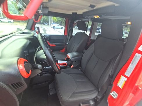 Used 2015 Jeep Wrangler Unlimited Sport w/ Connectivity Group AWD/4WD image 16