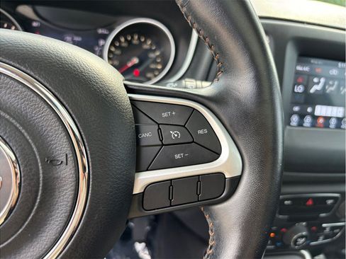 Used 2020 Jeep Compass Latitude w/ Popular Equipment Group FWD image 22