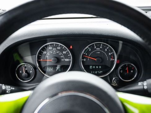 Used 2016 Jeep Wrangler Unlimited Sahara w/ Connectivity Group AWD/4WD image 13