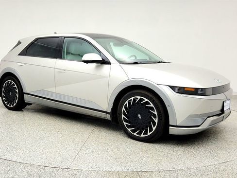 Used 2023 Hyundai Ioniq 5 Limited image 3