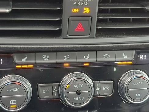 Used 2020 Volkswagen Jetta SE image 14