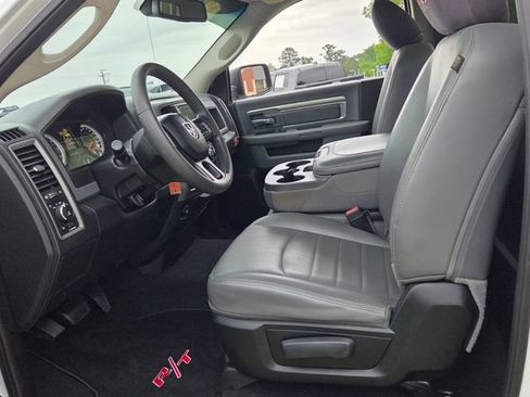 Used 2019 RAM 1500 Express RWD image 11