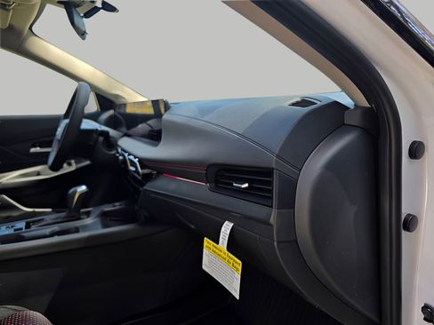 New 2026 Nissan Sentra SR image 11