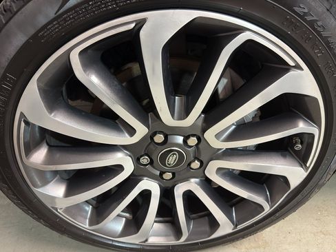 Used 2020 Land Rover Range Rover HSE image 34