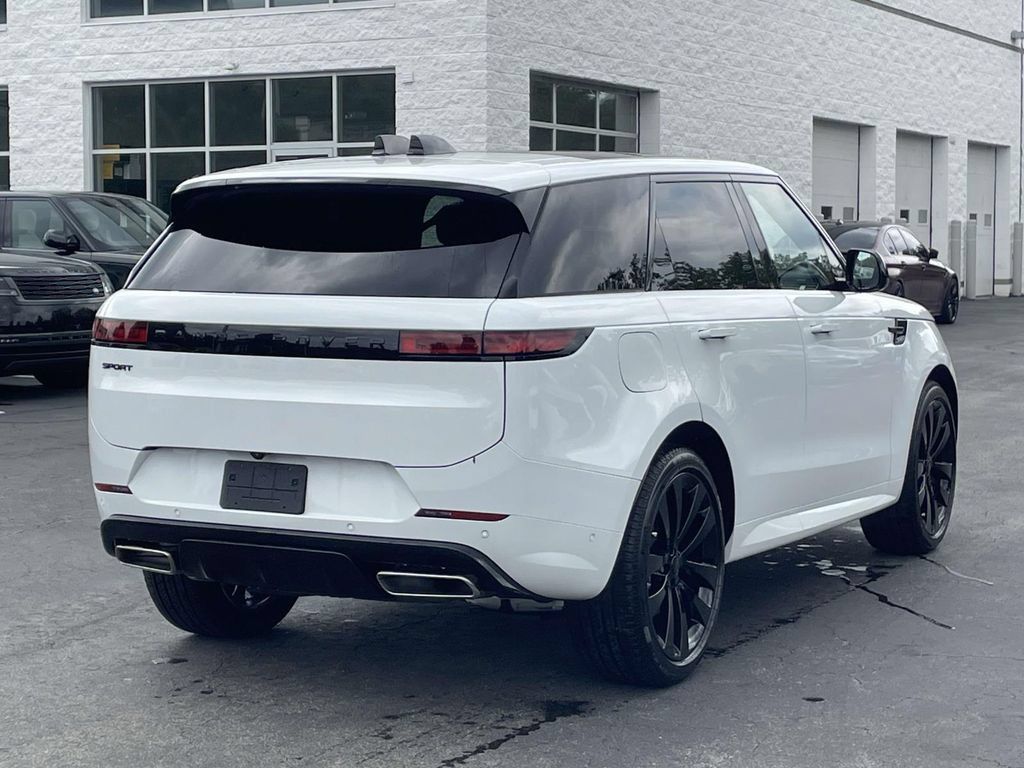 New 2026 Land Rover Range Rover Sport Dynamic SE AWD/4WD image 7