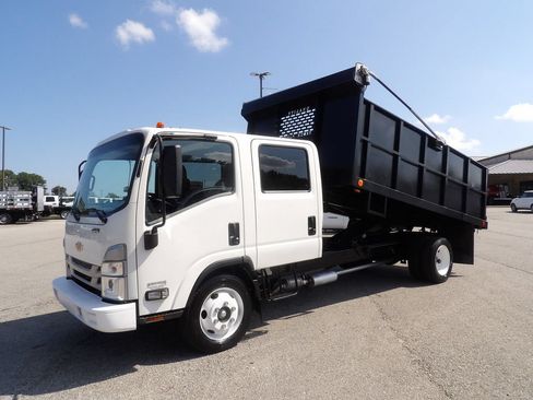 Used 2024 Chevrolet Low Cab Forward RWD image 3